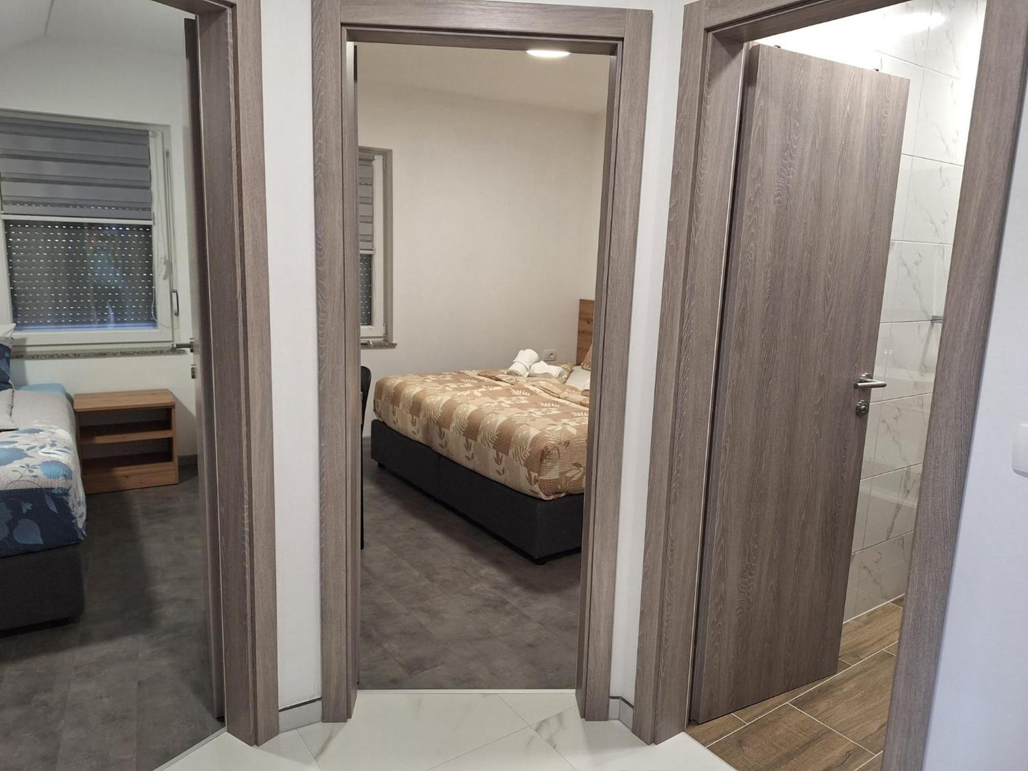 Apartmani Venecia Prozor Экстерьер фото